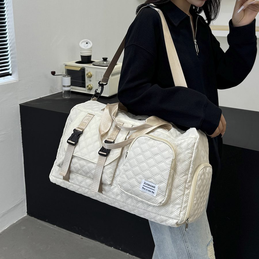 Water-resistant travel bag